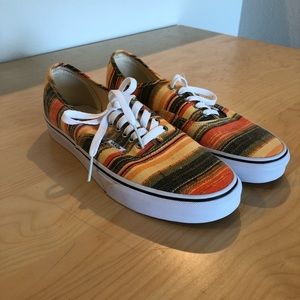 NEW - Vans authentic